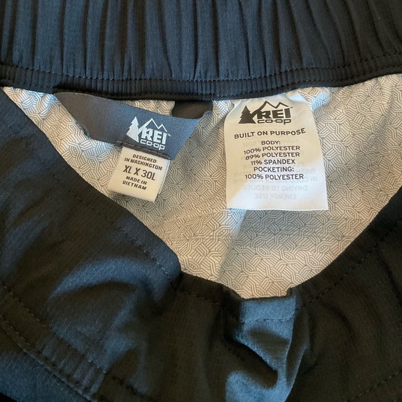 REI Co-op Men’s Waterproof Rain Pants - Picture 7 of 10